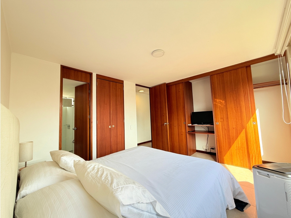 APARTAMENTO AMOBLADO - SECTOR POBLADO CERDA DE MILLA DE ORO MEDELLIN — foto 3