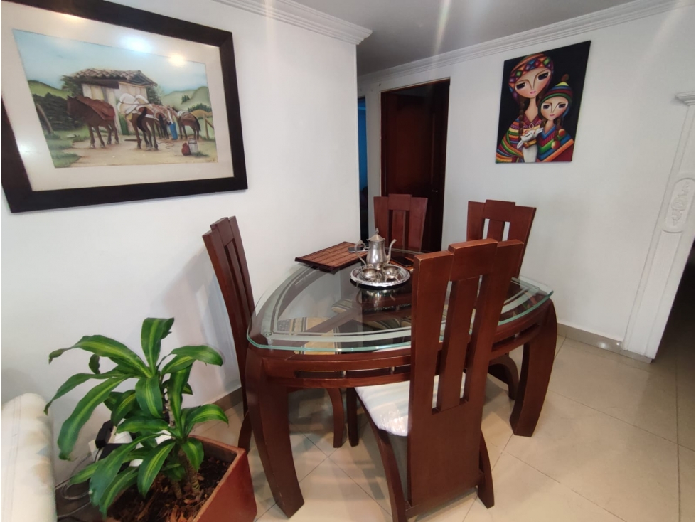 CASA ROBLEDO A 5 MIN. COLEGIO FERRINI