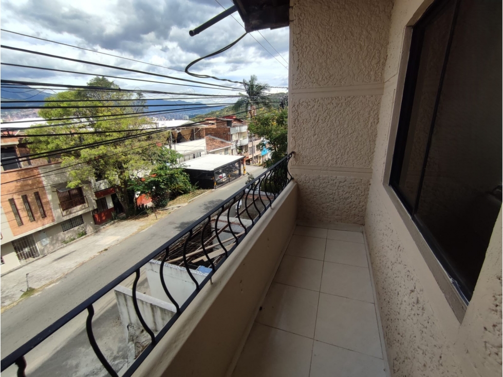 CASA ROBLEDO CERCA HOSPITAL PABLO TOBÓN URIBE — foto 2