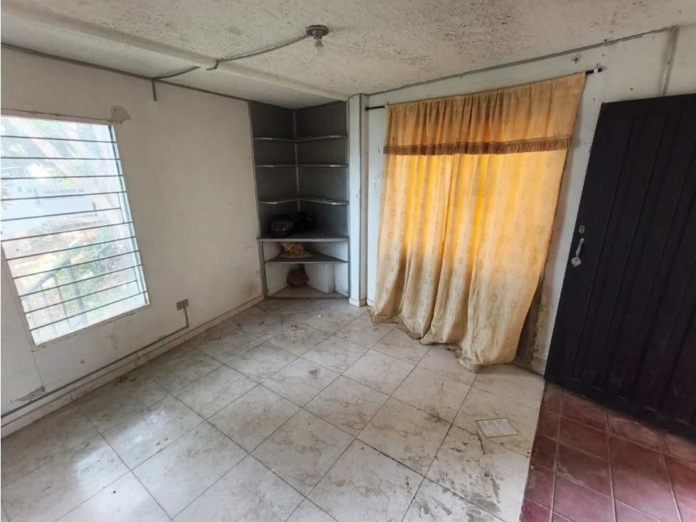 CASA UNIFAMILIAR PARA REMODELAR ROBLEDO LA CAMPIÑA