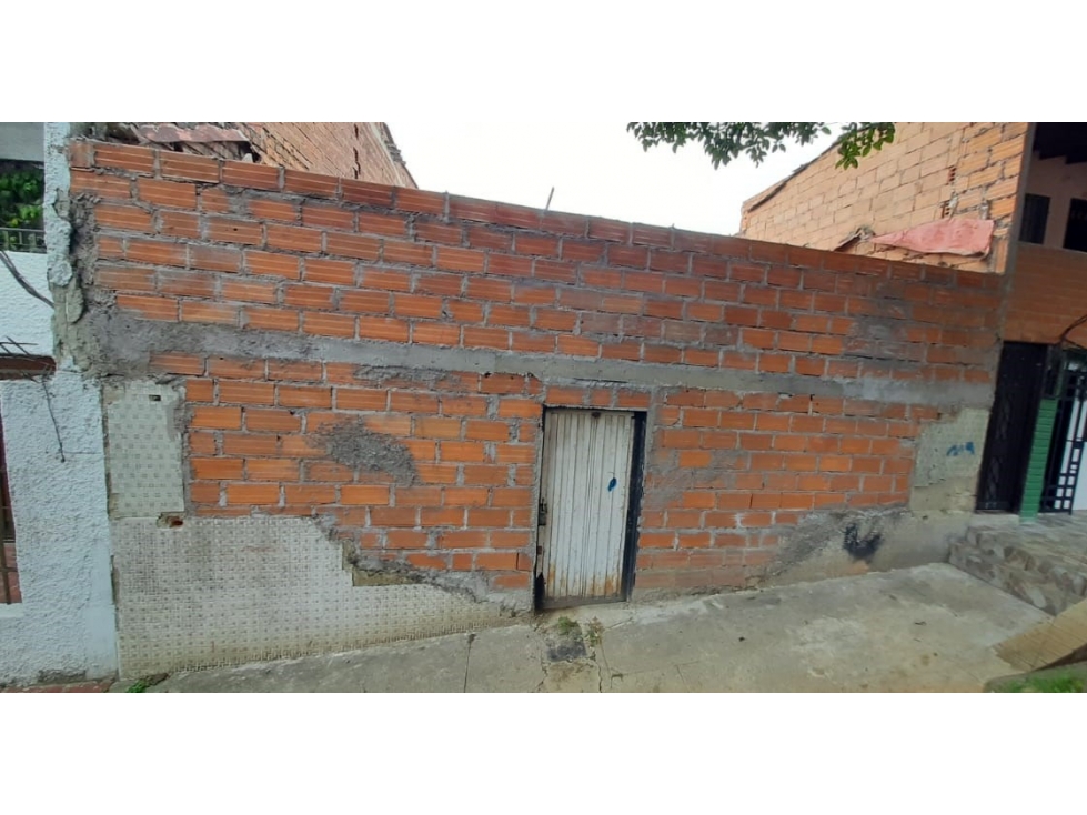 CASA LOTE SECTOR PRADO CENTRO CERCA CLINICA VICTORIANA — foto 2