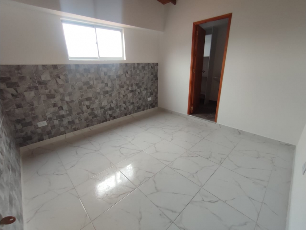 CASA DIVIDIDA EN 4 APTOS SECTOR ROBLEDO