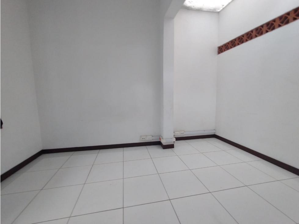 BODEGA PRADO CENTRO CERCA CLINICA PRADO - 1