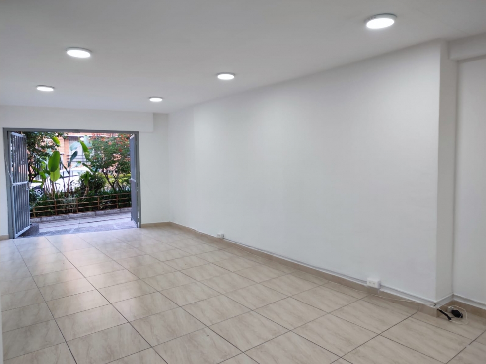 CASA LA FLORESTA CERCA ESTACIÓN METRO