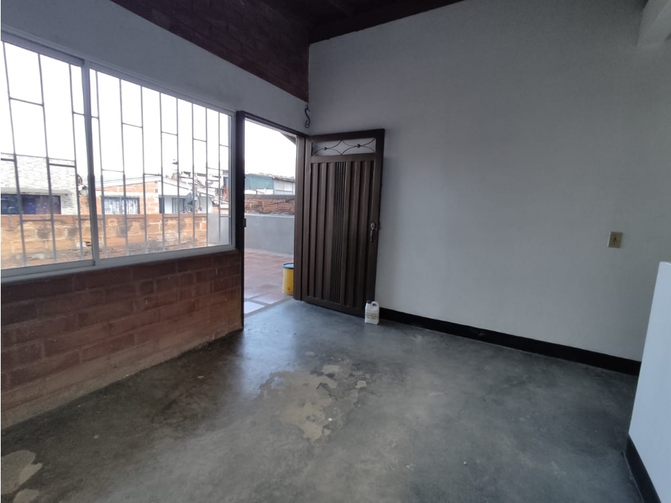 CASA ROBLEDO CERCA PARQUE DE LA CRUZ — foto 2