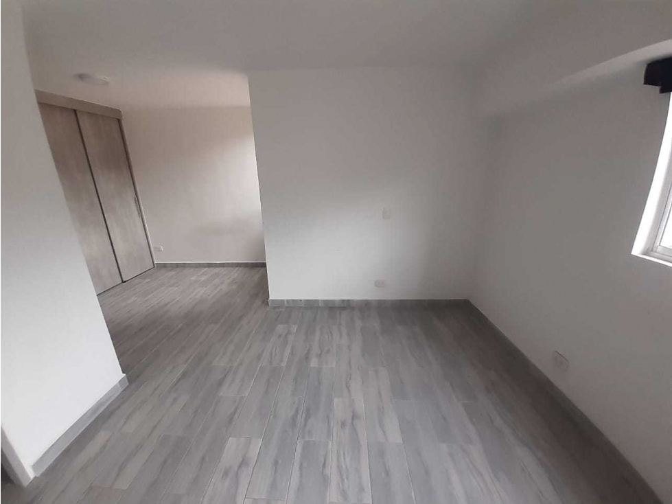 APARTAESTUDIO LA AMÉRICA CERCA SUPERMERCADO LA VAQUITA — foto 2