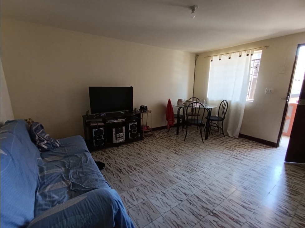 APARTAMENTO ROBLEDO CERCA SAN MARTÍN DE PORRAS