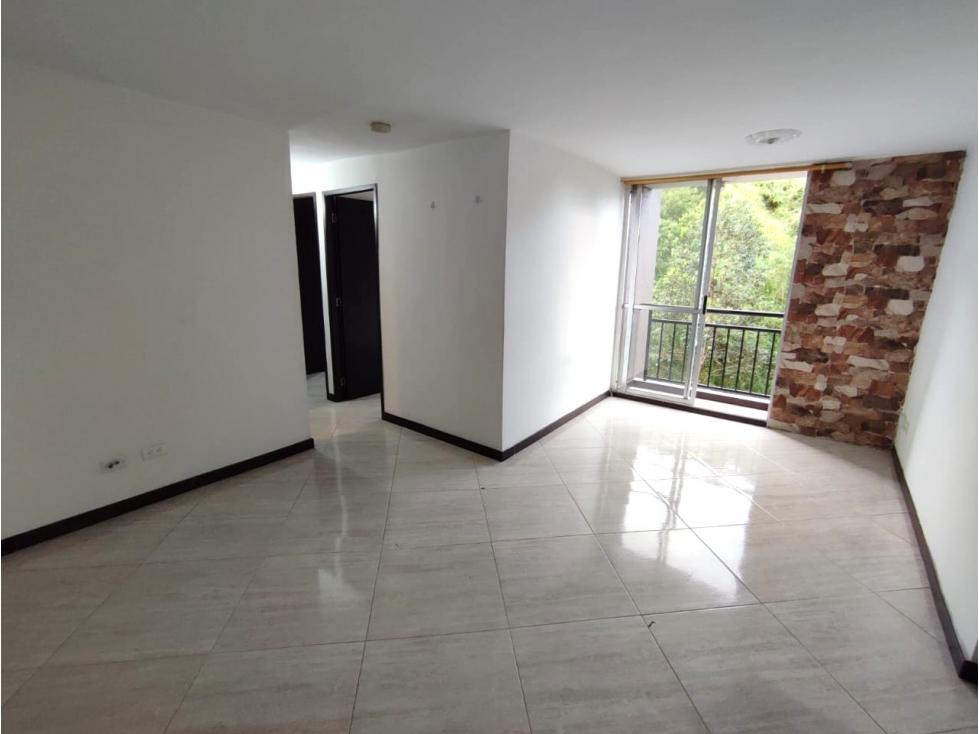 APARTAMENTO CALASANZ CERCA IGLESIA EMAUS