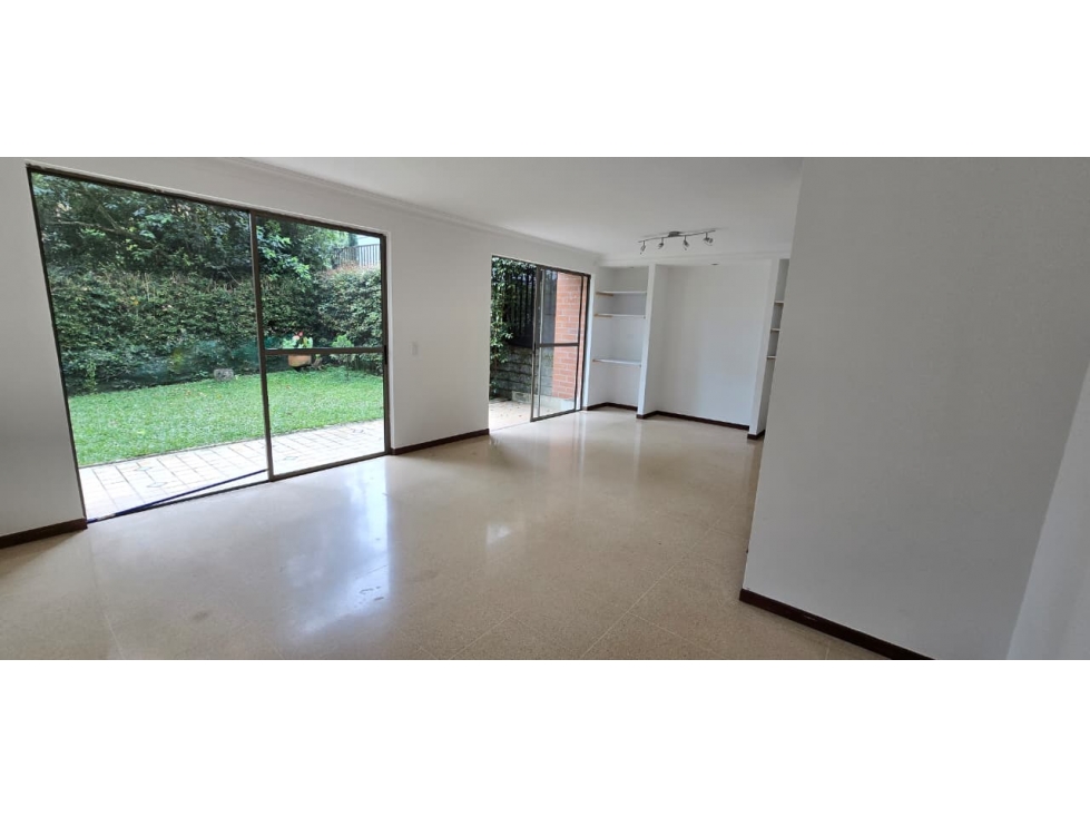 CASA UNIF. ENVIGADO CERCA SMARF FIT - LA INTERMEDIA
