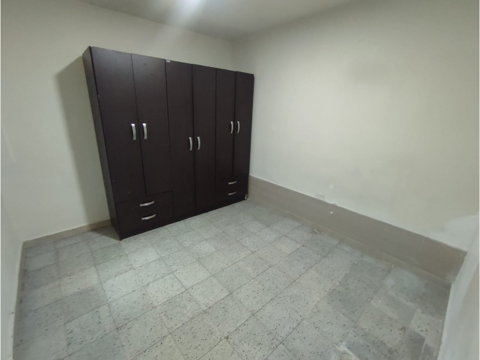 CASA DE TRES NIVELES ROBLEDO CADA PISO CON RENTABILIDAD — foto 3