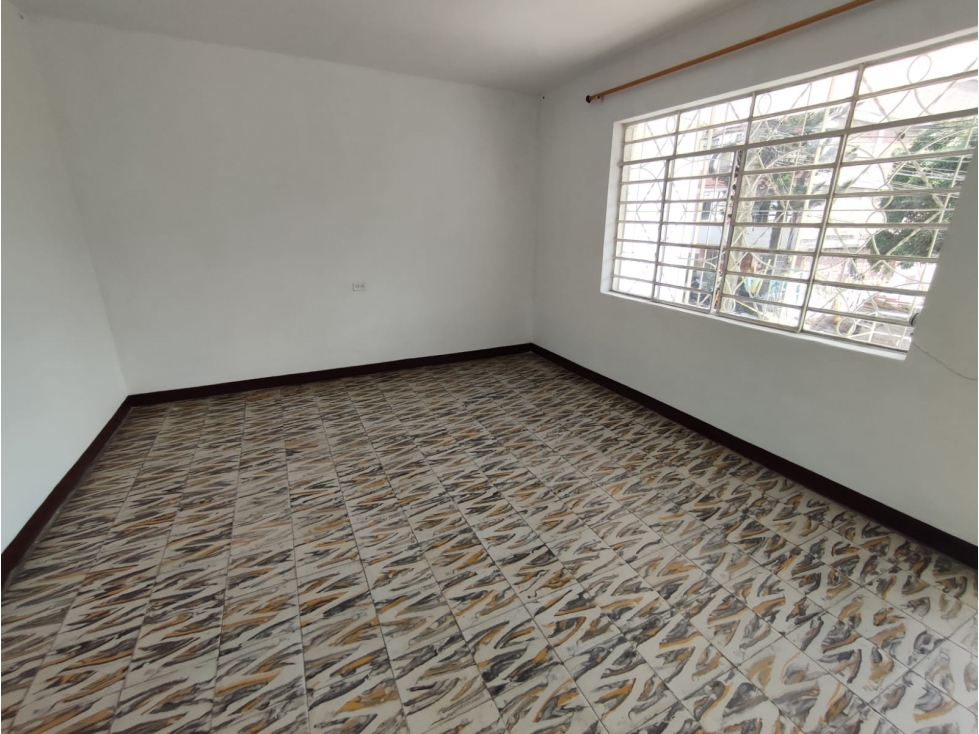 CASA ARANJUEZ CERCA I.E. JOSÉ EUSEBIO CARO
