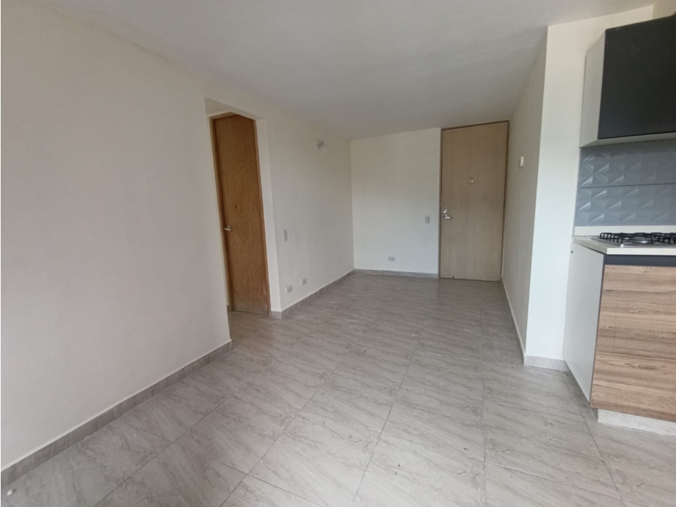 APARTAMENTO SECTOR BELLO CERCA IGLESIA SANTA MARIA GORETTI — foto 3