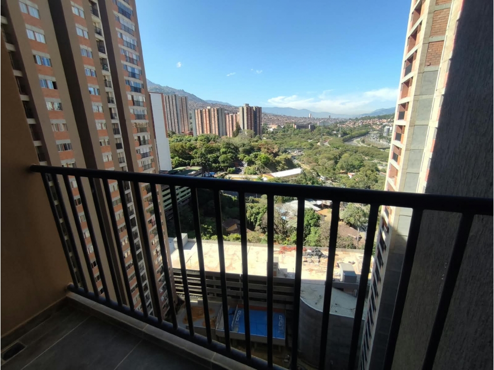 APARTAMENTO SECTOR BELLO CERCA EST. METRO MADERA