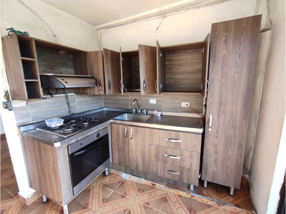 APARTAMENTO SECTOR ROBLEDO CERCA ESTACION GASOLINA TERPEL — foto 3