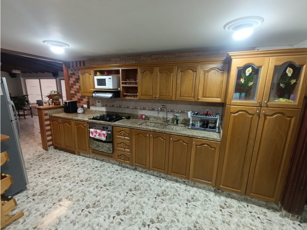 APARTAMENTO CALASANZ CERCA A LA IGLESIA EMAUS — foto 2