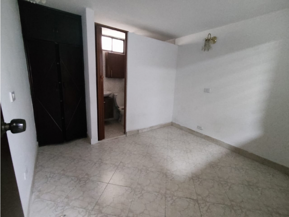 CASA ROBLEDO CERCA UVA EPM LOS GUAYACANES - 3