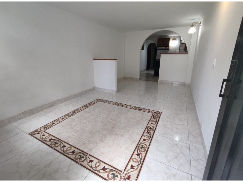 CASA ROBLEDO CERCA UVA EPM LOS GUAYACANES - 1