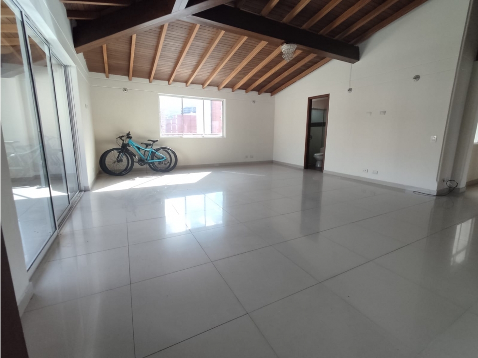 APARTAMENTO MUY AMPLIO SABANETA CERCA PARQUE PRINCIPAL