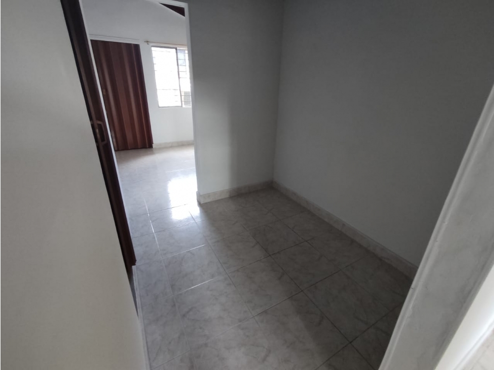 CASA ROBLEDO CERCA UVA EPM LOS GUAYACANES - 6