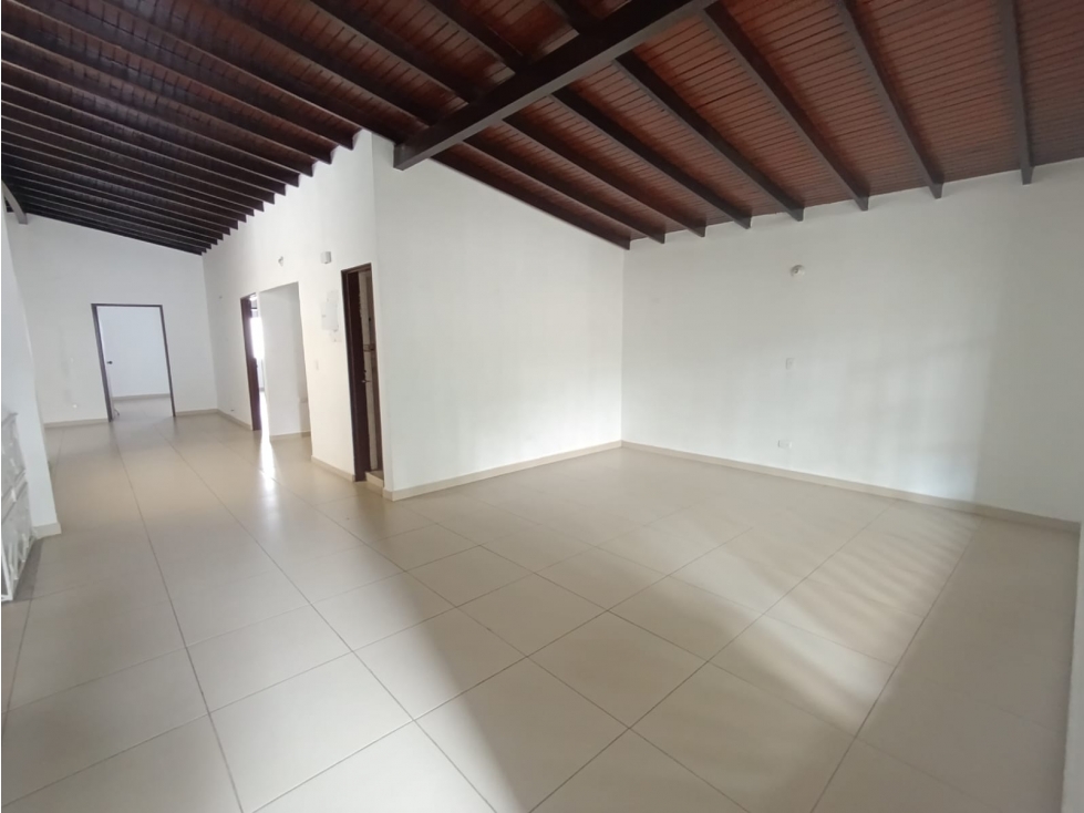 CASA PARA USO COMERCIAL LOS COLORES CERCA 4TA. BRIGADA — foto 2