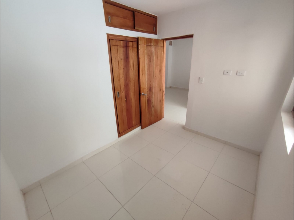 CASA BUENOS AIRES CERCA CC. LA CENTRAL Y TRANVÍA — foto 4