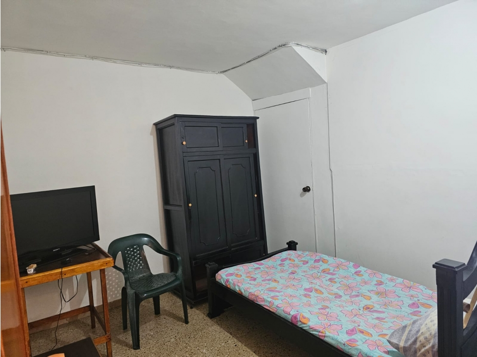 CASA CALASANZ CERCA AV. 80