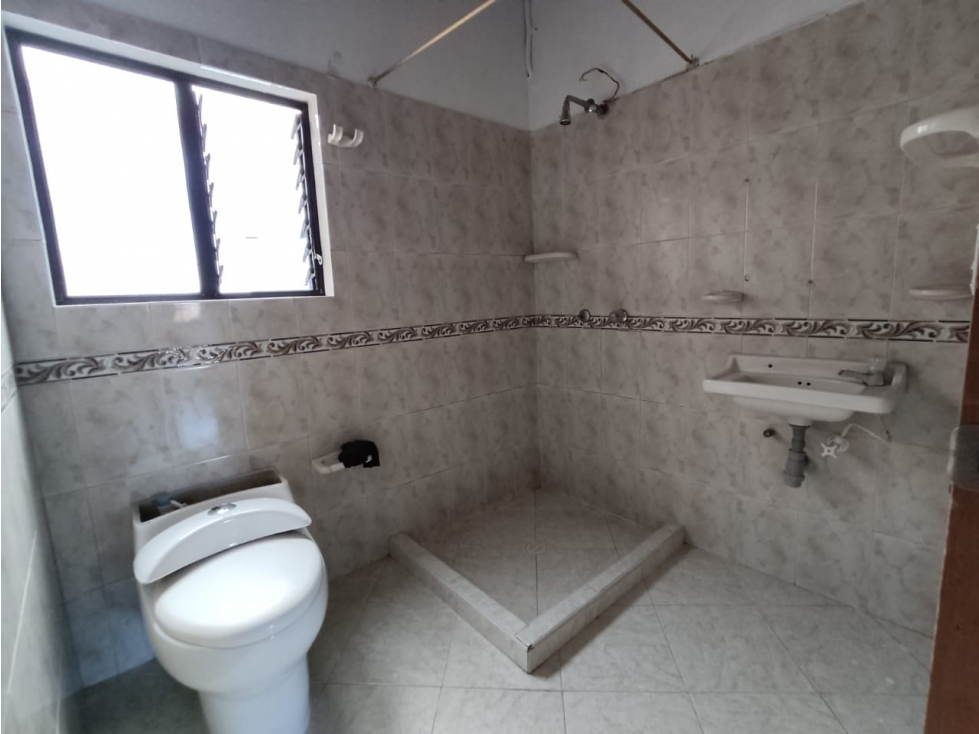 CASA ROBLEDO CERCA PARQUE DE LA CRUZ — foto 3