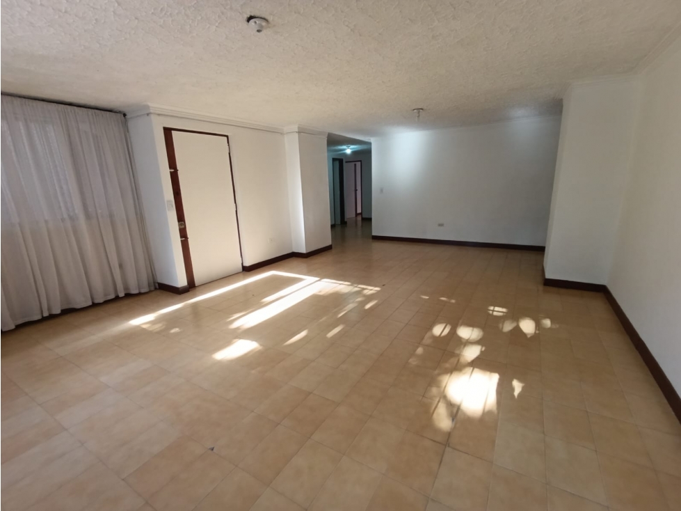 APARTAMENTO AMPLIO CALASANZ CERCA ESTACIÓN METRO FLORESTA — foto 2