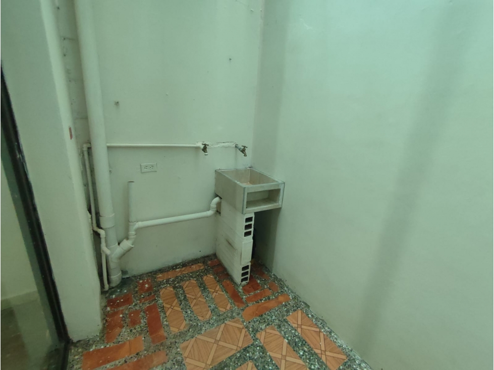 CASA DE TRES NIVELES ROBLEDO CADA PISO CON RENTABILIDAD — foto 6