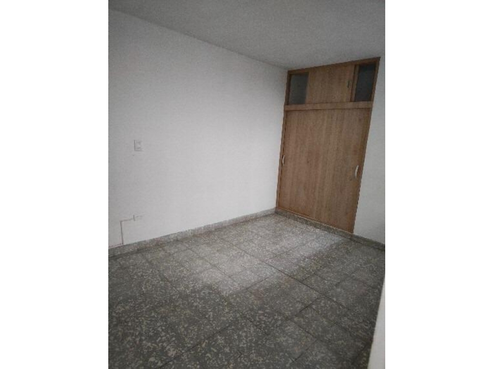 CASA DE DOS NIVELES CON TRES APARTAMENTOS SECTOR CAMPO VALDES — foto 6