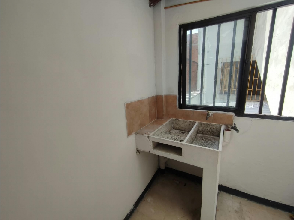 APARTAMENTO ROBLEDO CERCA COLEGIO FERRINI — foto 3