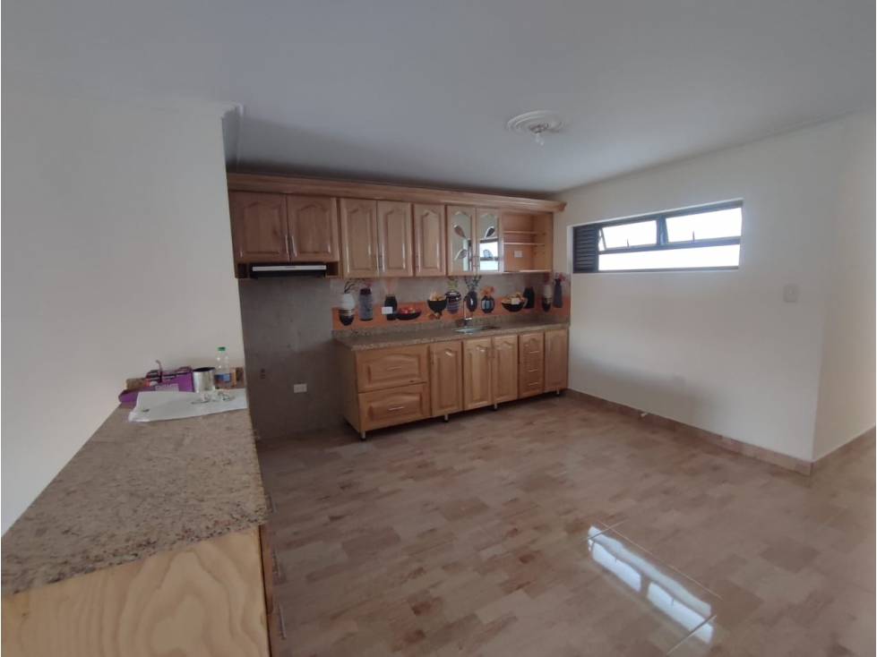 APARTAMENTO SEGUNDO PISO SECTOR LAURELES CERCA PEPE GANGA — foto 2