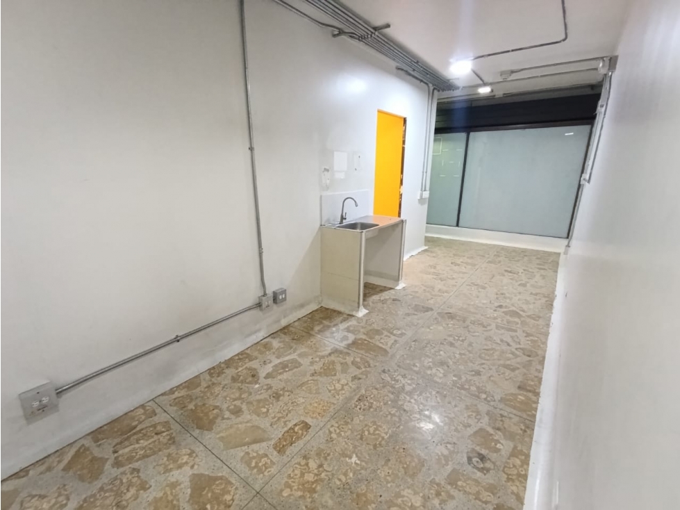 LOCAL COMERCIAL CENTRO CERCA MERCADO DE LA PLAYA — foto 4