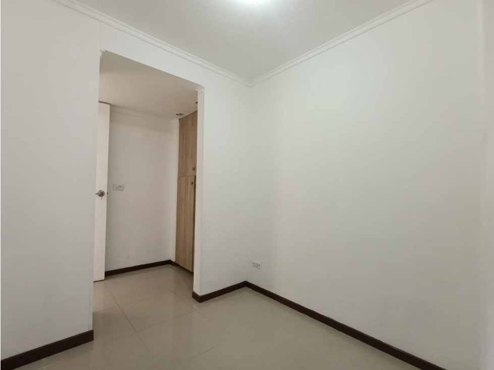APARTAMENTO CALASANZ CERCA IGLESIA SAN MATÍAS APÓSTOL — foto 3