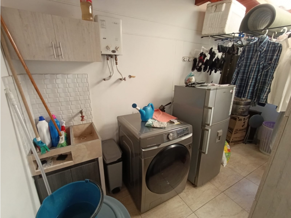 CASA DE 4 PISOS MÁS APARTAESTUDIO ROBLEDO CERCA H. PABLO TOBÓN URIBE — foto 5