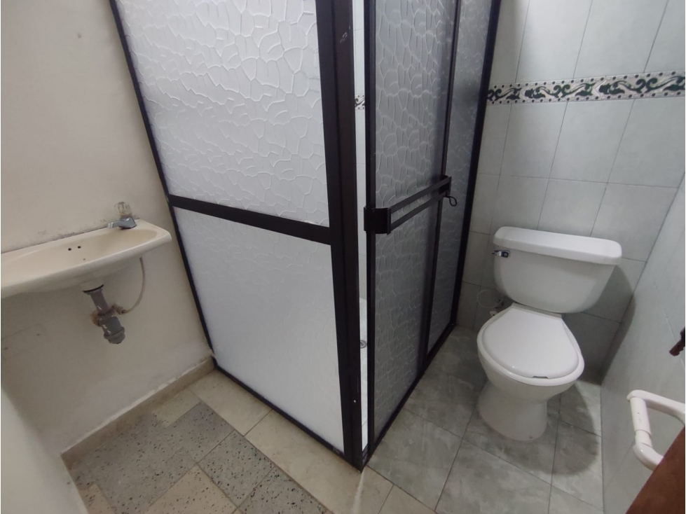 CASA DE TRES NIVELES ROBLEDO CADA PISO CON RENTABILIDAD — foto 4