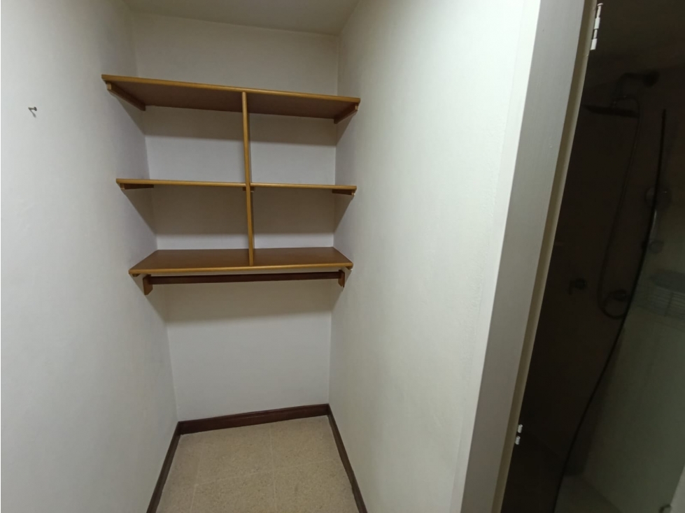 APARTAMENTO ROBLEDO CERCA PARQUE PRINCIPAL — foto 4