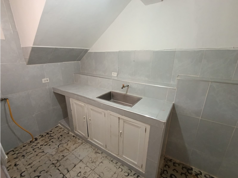 APARTAMENTO ROBLEDO CERCA I.E. TOMÁS CARRASQUILLA — foto 3