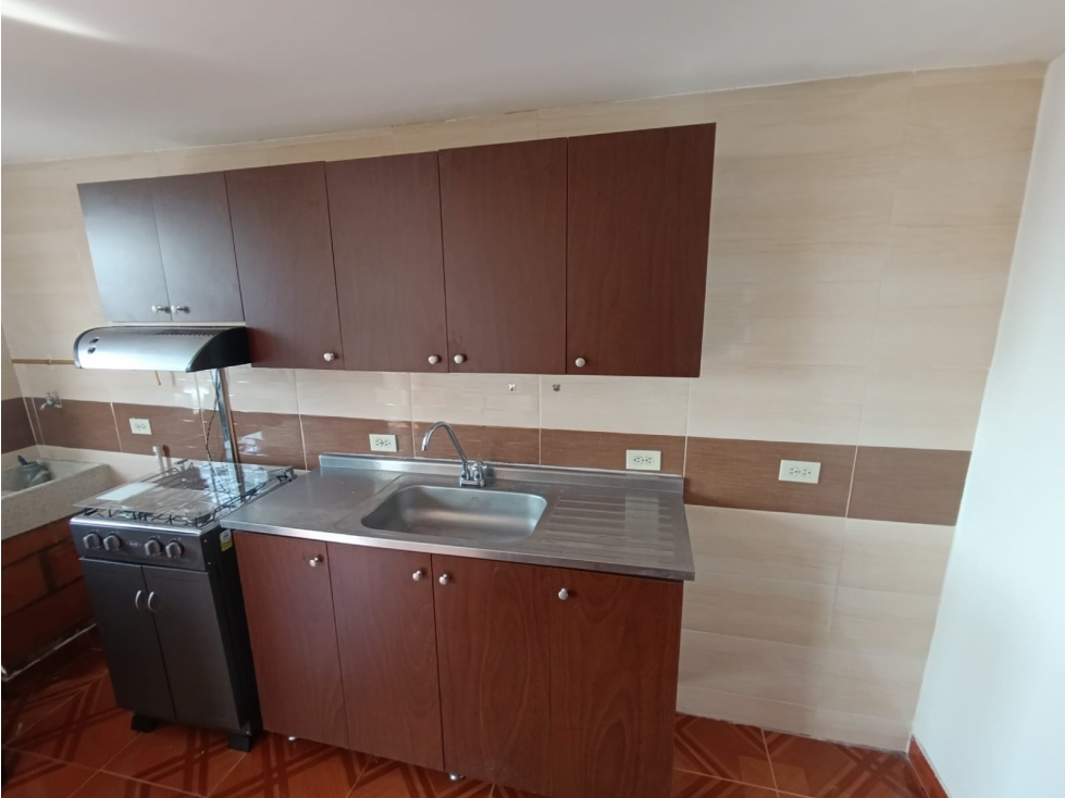 APARTAMENTO ROBLEDO A 5 MIN. EST. METROCABLE LA AURORA — foto 4