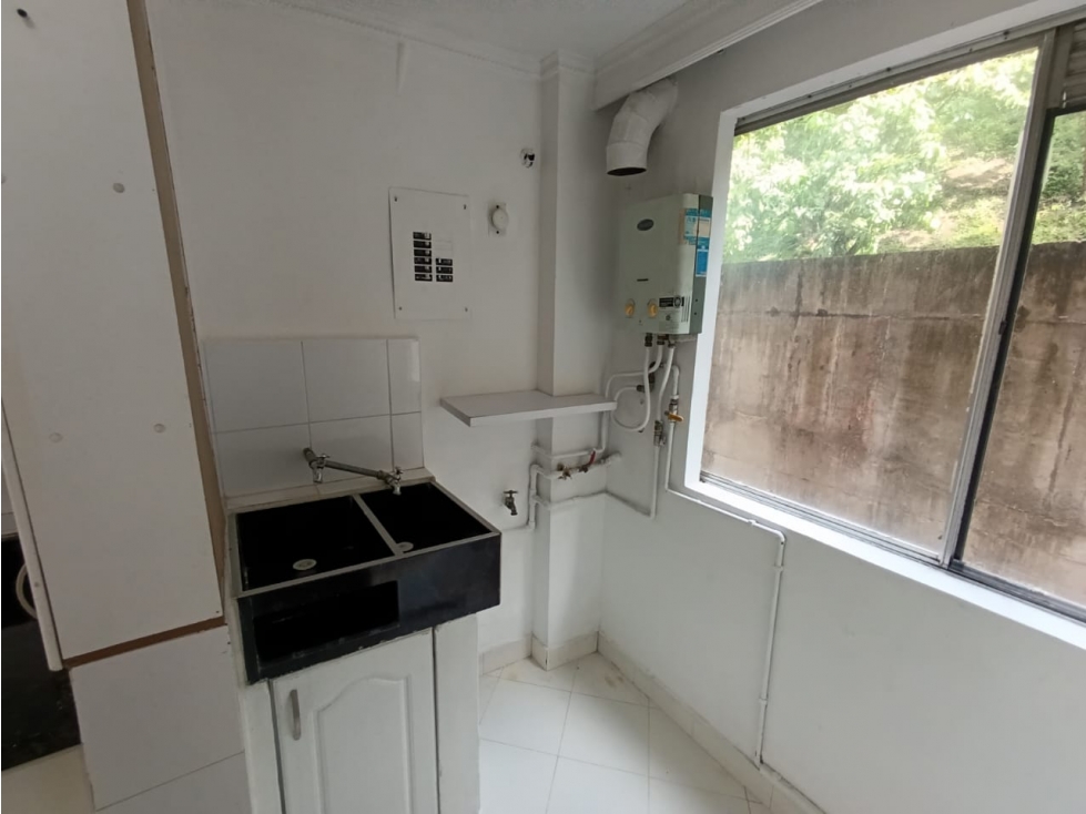 APARTAMENTO CALASANZ CERCA IGLESIA SAN MATÍAS APÓSTOL — foto 4