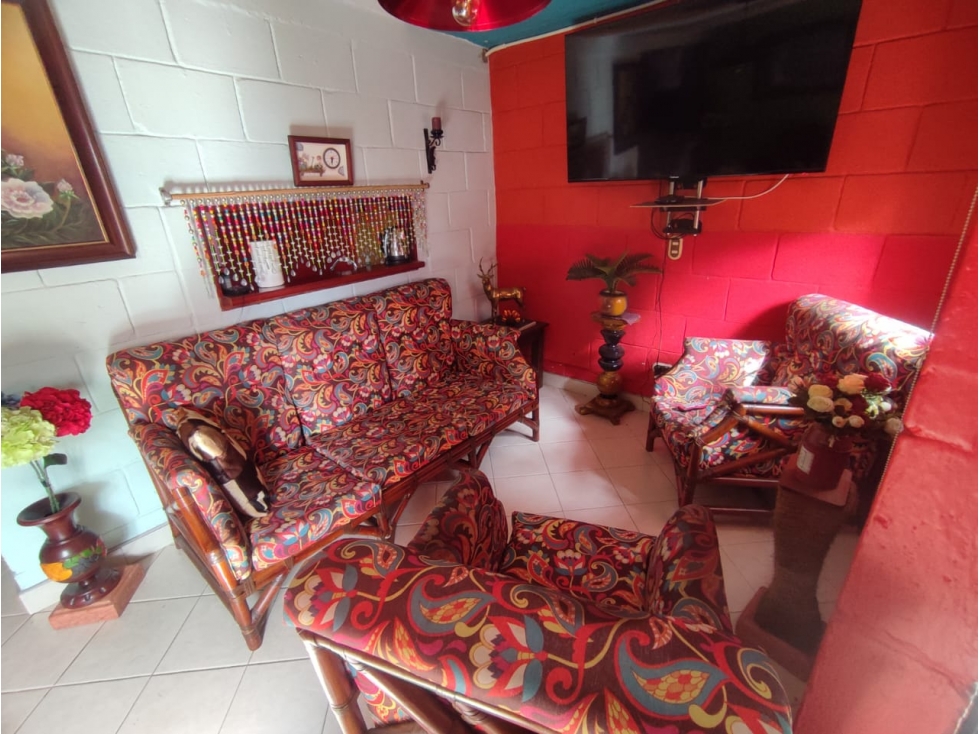 CASA UNIFAMILIAR ROBLEDO CERCA 7 LUNAS — foto 5