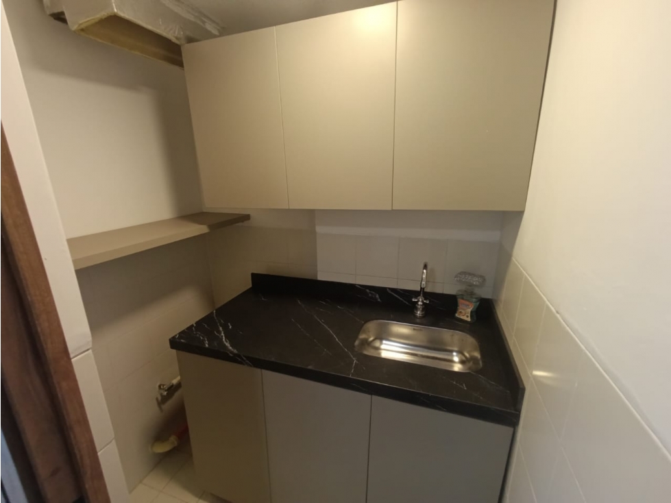 LOCAL LAURELES CERCA EDIF. OFIX 33 — foto 4