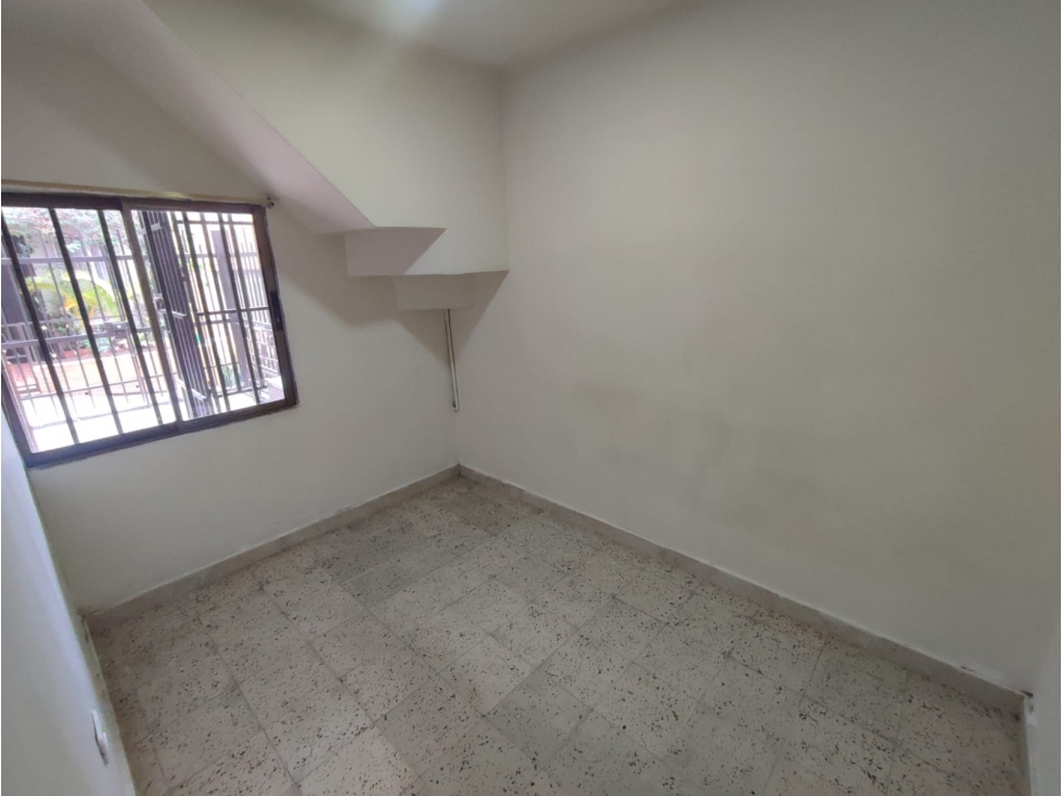 CASA DE TRES NIVELES ROBLEDO CADA PISO CON RENTABILIDAD — foto 2