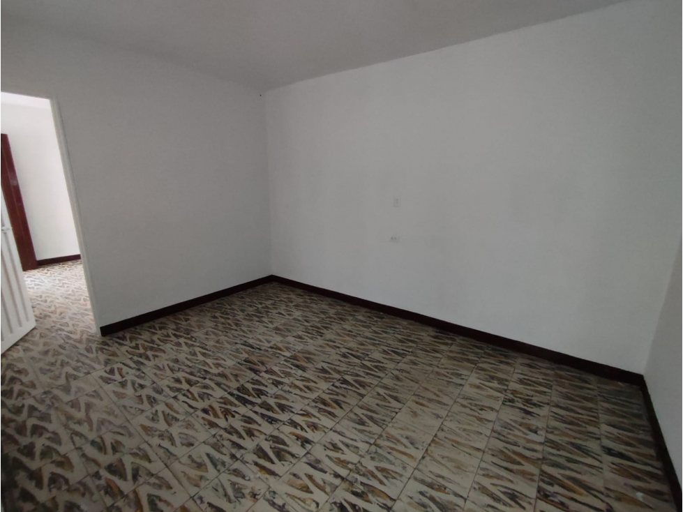 CASA ARANJUEZ CERCA I.E. JOSÉ EUSEBIO CARO — foto 2