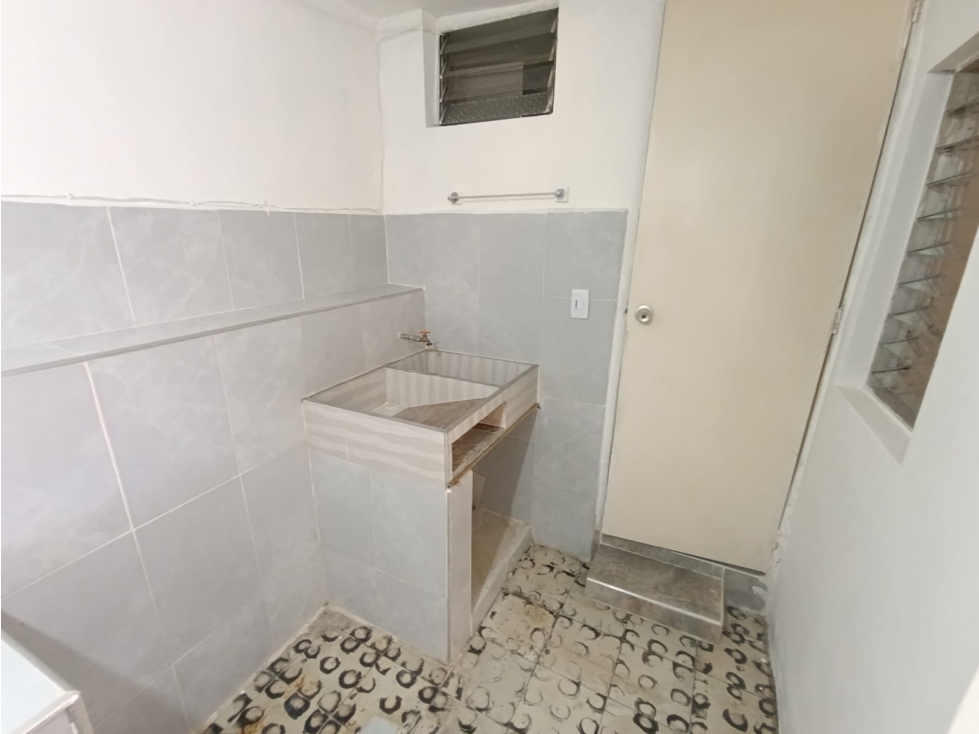 APARTAMENTO ROBLEDO CERCA I.E. TOMÁS CARRASQUILLA — foto 4