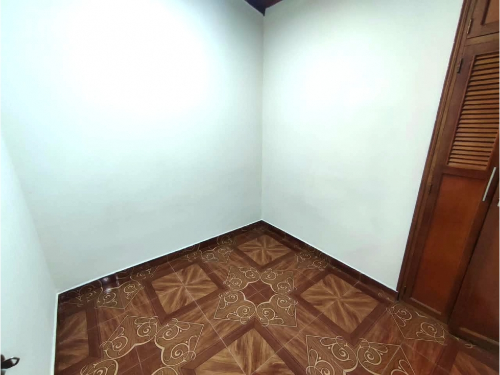 CASA ROBLEDO VILLA FERNANDA CERCA UNI. ESUMER — foto 4