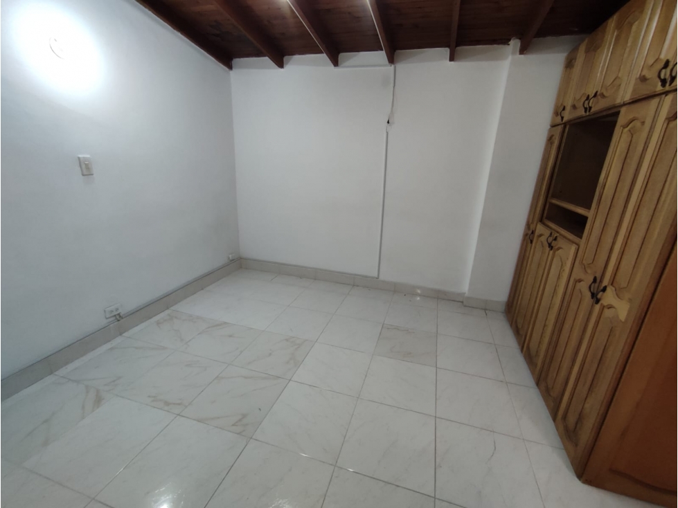 CASA LÓPEZ DE MESA A 5 MIN. HOSPITAL PABLO TOBÓN URIBE — foto 2