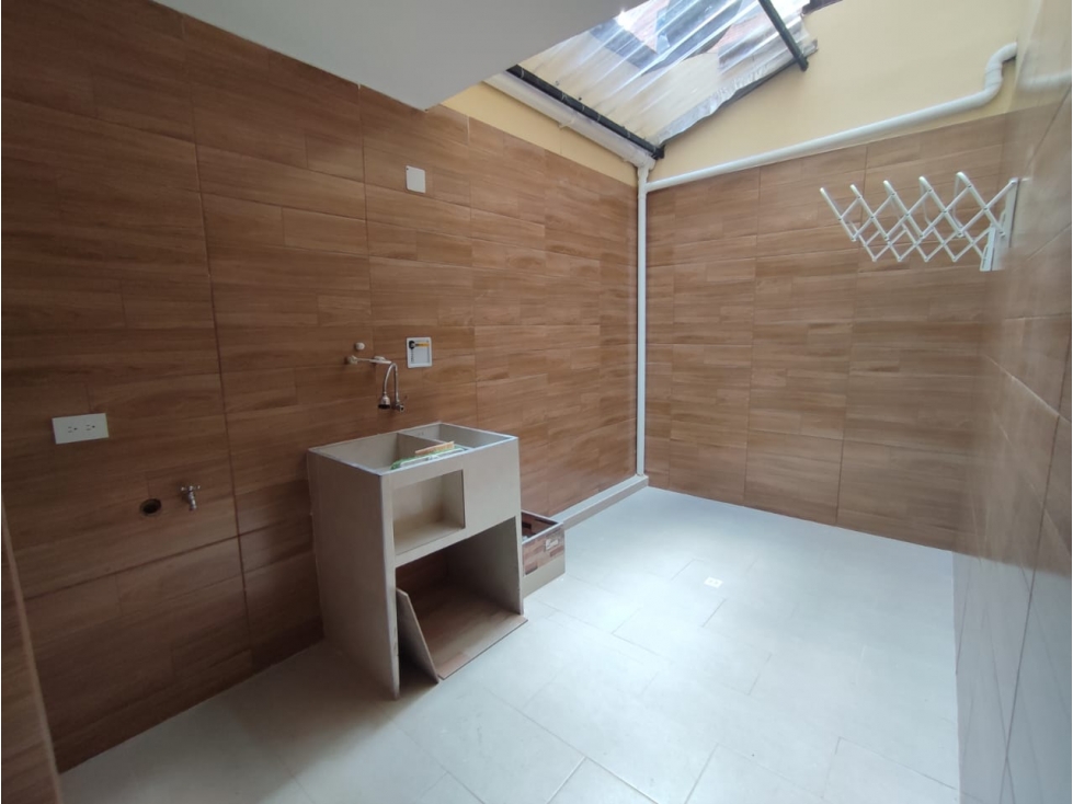 APARTAMENTO SEGUNDO PISO SECTOR LAURELES CERCA PEPE GANGA — foto 5