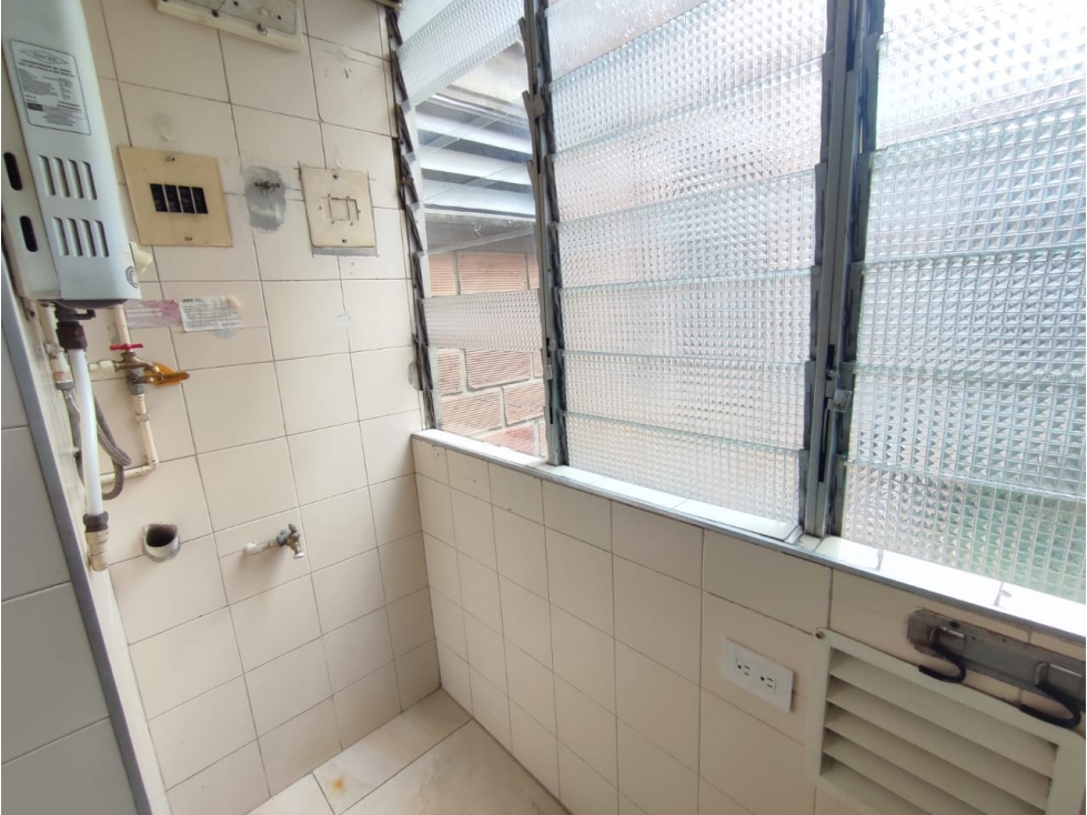 APARTAMENTO ROBLEDO CERCA HOSPITAL PABLO TOBON URIBE — foto 6