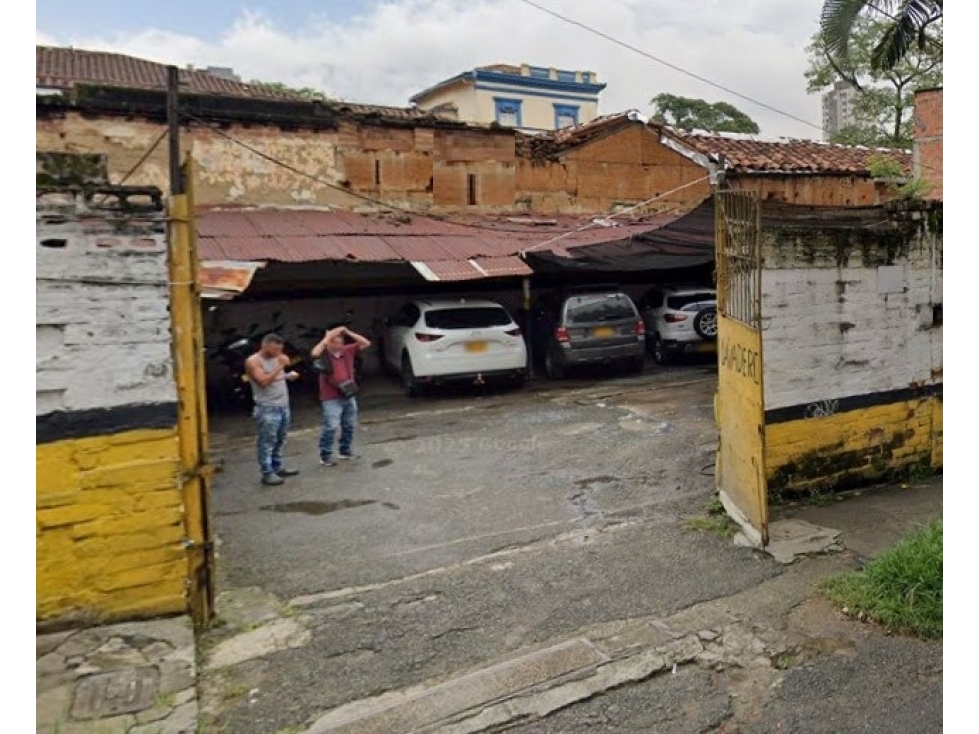 PARQUEADERO CERCA TEATRO ÁGUILA DE DESCALZA